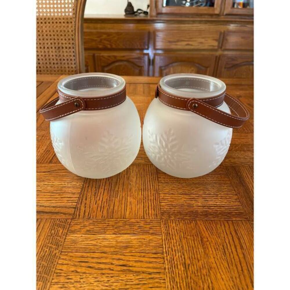 Set of 2 Target Wondershop Holiday
Frosted Snowflake Lanterns